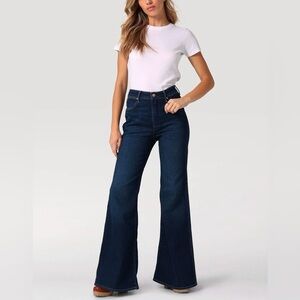 Wrangler wanderer 622 high rise flare size 26